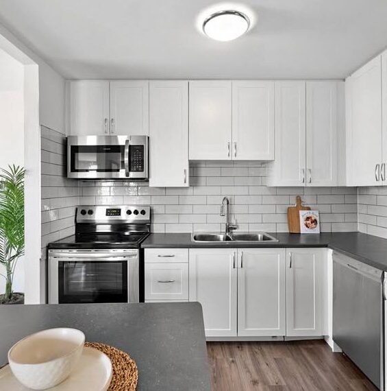 Kitchen Cabin 6ixmillwork